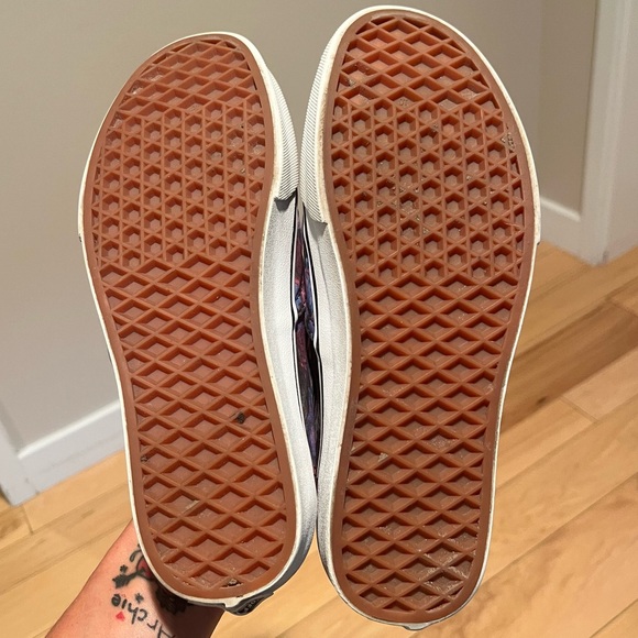 Vans size Women’s 6.5, PURPLE FLORAL, SUPER NICE - Picture 12 of 15